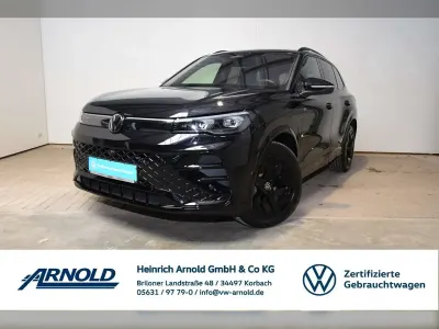 Gebraucht VW Tiguan R-line 150 PS (110 kW) 2024 Deep black perleffekt SUV