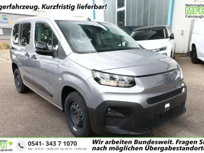 Neu Fiat Doblò 101 PS (74 kW) 2026 Maestro grau metallic Van / Kleinbus
