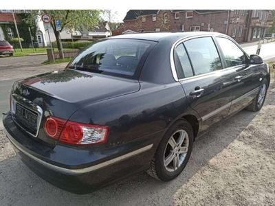 Kia Opirus