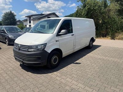 Gebraucht VW Transporter 102 PS (75 kW) 2018 Candyweiß Van