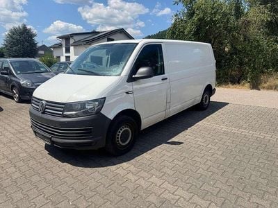 Gebraucht VW Transporter 102 PS (75 kW) 2018 Candyweiß Van