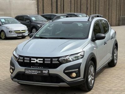 Usata Dacia Sandero Essentiel 91 CV (66 kW) 2022 Argento SUV