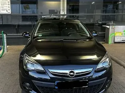 Gebraucht Opel Astra GTC Edition 179 PS (131 kW) 2012 Schwarz Limousine
