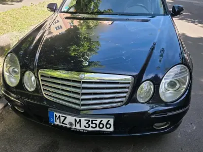 Usado Mercedes E220 170 CV (125 kW) 2007 Negro Berlina