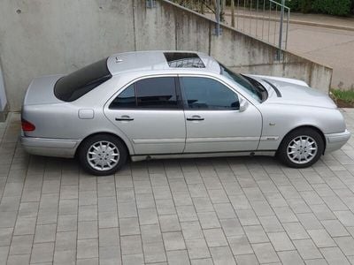 Mercedes E320