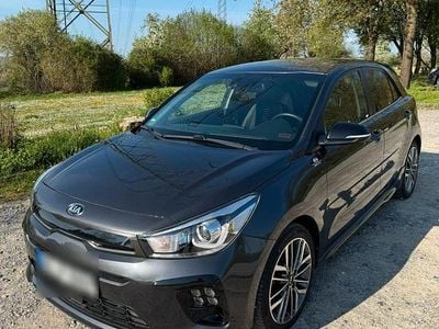 Second-hand Kia Rio GT-Line 120 CP (88 kW) 2018 Negru Hatchback