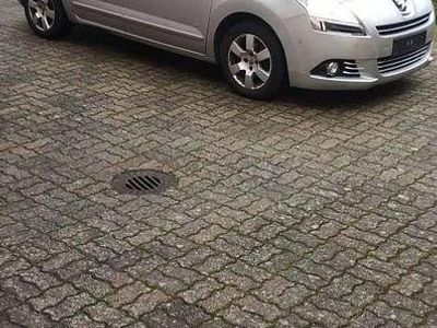 Gebraucht Peugeot 5008 Active 114 PS (83 kW) 2012 Kombi