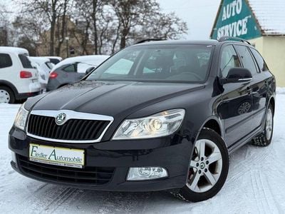 Schwarz Gebraucht 2012 Skoda Octavia Family Kombi | 7.200 € (Fairer Preis)