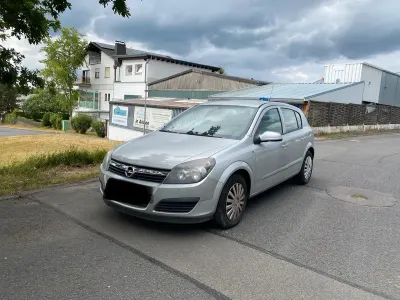 Gebraucht Opel Astra 105 PS (77 kW) 2006 Silber Limousine