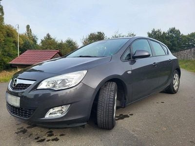 Gebraucht Opel Astra 101 PS (74 kW) 2010 Grau Limousine