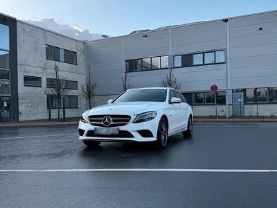 Gebraucht Mercedes C300e 313 PS (230 kW) 2021 Weiß Kombi