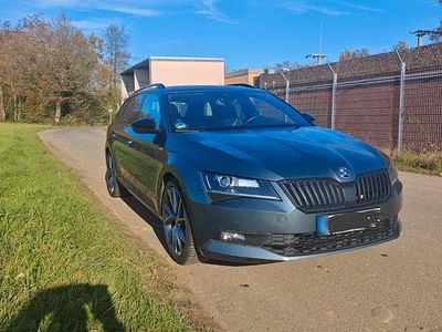 Gebraucht Skoda Superb SportLine 190 PS (139 kW) 2018 Grau Kombi