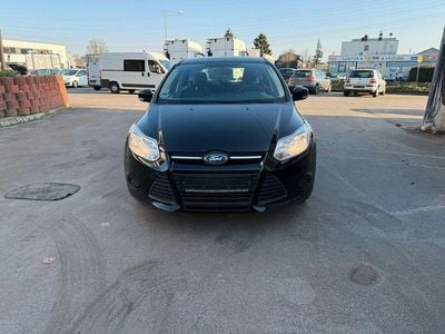 Gebraucht Ford Focus Trend 101 PS (74 kW) 2013 Schwarz Limousine