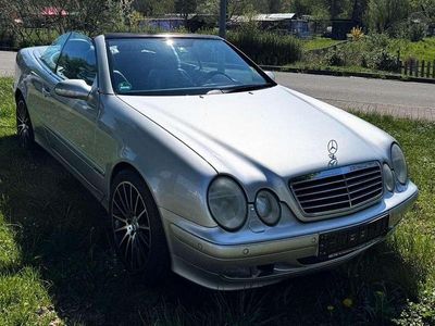Usata Mercedes CLK320 Avantgarde 218 CV (160 kW) 2003 Argento Cabrio
