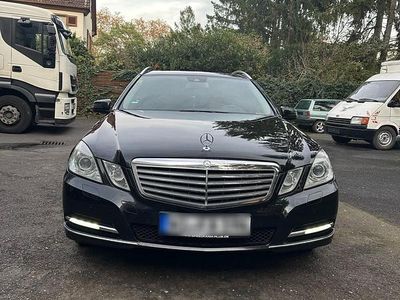 Gebraucht Mercedes E220 170 PS (125 kW) 2011 Schwarz Kombi
