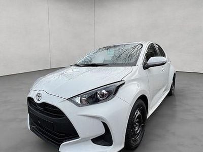 Weiß Neu 2025 Toyota Yaris Hybrid Business Edition Limousine | 22.550 € (Superpreis)