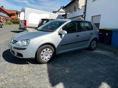 Usata VW Golf IV 75 CV (55 kW) 2004 Argento Berlina