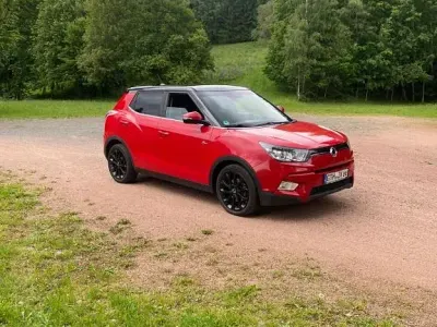 Gebraucht SsangYong Tivoli 116 PS (85 kW) 2018 Schwarz SUV