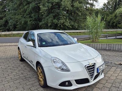 Gebraucht Alfa Romeo Giulietta 140 PS (102 kW) 2012 Weiß Kleinwagen