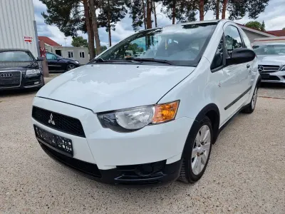 Gebraucht Mitsubishi Colt Edition 75 PS (55 kW) 2011 Weiß Kleinwagen