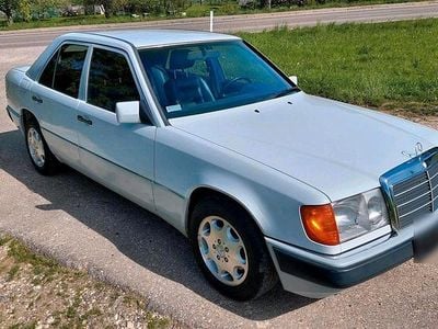 Usata Mercedes E400 279 CV (205 kW) 1992 Bianco Berlina