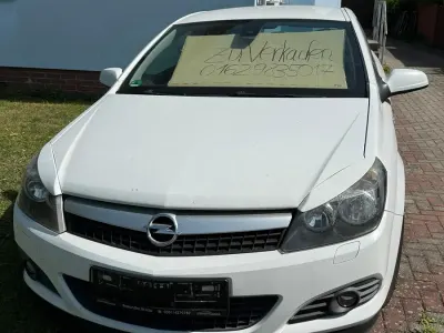 Gebraucht Opel Astra GTC 140 PS (102 kW) 2009 Weiß Kleinwagen