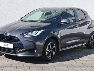 Neu Toyota Yaris Hybrid 116 PS (85 kW) 2025 Grau Limousine