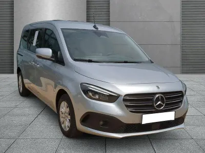 Gebraucht Mercedes T180 Progressive 131 PS (96 kW) 2025 Helvinsilber metallic Van / Kleinbus