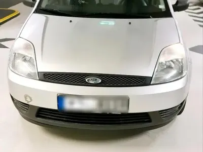 Gebraucht Ford Fiesta 77 PS (56 kW) 2004 Silber Kleinwagen