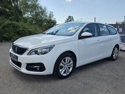 Gebraucht Peugeot 308 131 PS (96 kW) 2021 Lack weiss banquise/deckende Kombi
