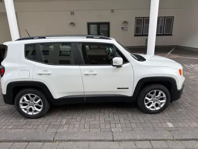 Używany Jeep Renegade Longitude 110 KM (80 kW) 2018 Biały SUV