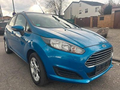 Second-hand Ford Fiesta 80 CP (58 kW) 2013 Albastru Hatchback