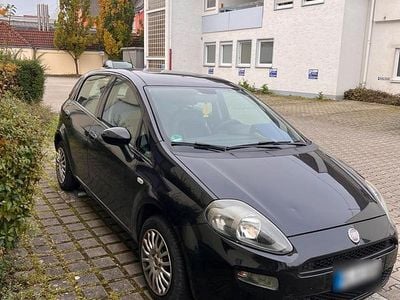 Second-hand Fiat Grande Punto 77 CP (56 kW) 2012 Negru Hatchback