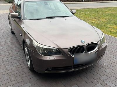 Gebraucht BMW 525 217 PS (159 kW) 2005 Braun Limousine