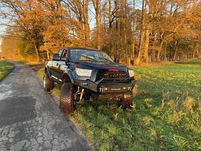 Schwarz Gebraucht 2011 Toyota Tundra Abholung | 19.900 €