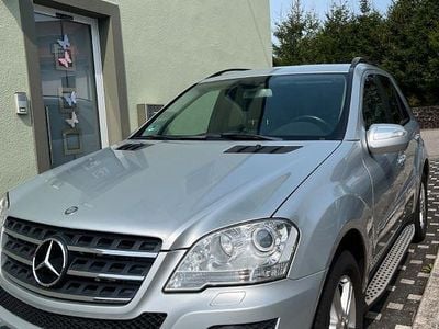 Gebraucht Mercedes ML350 231 PS (169 kW) 2010 Silber SUV