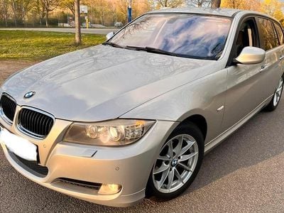 Gebraucht BMW 320 177 PS (130 kW) 2010 Silber Kombi