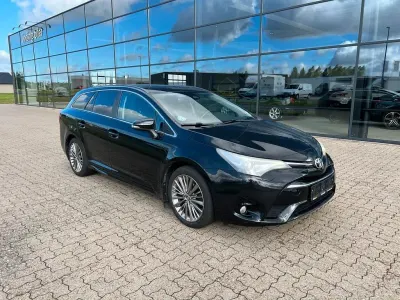 Gebraucht Toyota Avensis Premium 147 PS (108 kW) 2017 Limousine