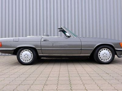 Usata Mercedes 560 313 CV (230 kW) 1987 Grigio Cabrio