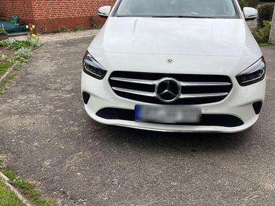 Mercedes B220