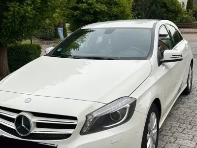 Gebraucht Mercedes A180 Style 122 PS (89 kW) 2014 Weiß Kleinwagen
