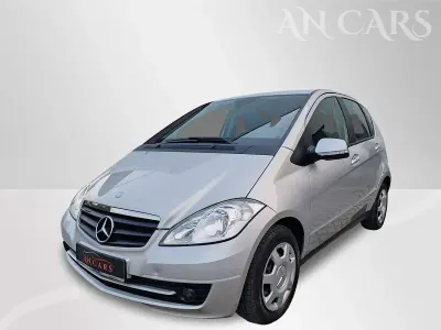 Gebraucht Mercedes A180 109 PS (80 kW) 2012 Polarsilber  metallic Kleinwagen