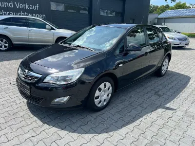 Gebraucht Opel Astra Edition 160 PS (117 kW) 2010 Schwarz Limousine