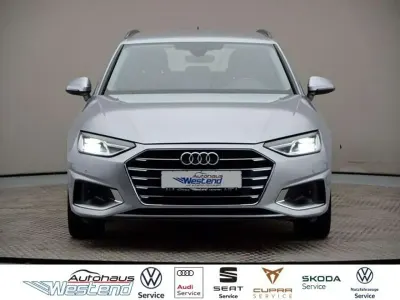 Gebraucht Audi A4 Advanced Plus 163 PS (119 kW) 2023 Florettsilber (metallic) Kombi