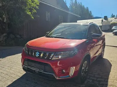 Gebraucht Suzuki Vitara Comfort+ 129 PS (94 kW) 2022 Rot SUV