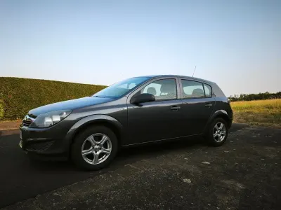 Gebraucht Opel Astra 90 PS (66 kW) 2009 Grau Limousine
