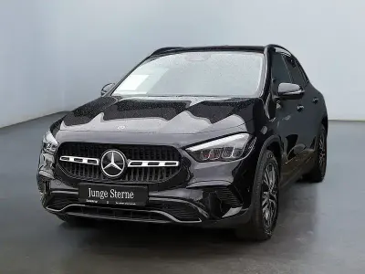 Używany Mercedes GLA220 Progressive 190 KM (139 kW) 2025 Czarny SUV