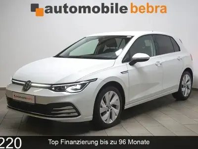 Gebraucht VW Golf VIII Style 150 PS (110 kW) 2024 Pure white Limousine