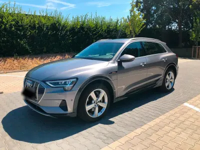 Gebraucht Audi e-tron 230 kW (313 PS) 2020 Silber SUV