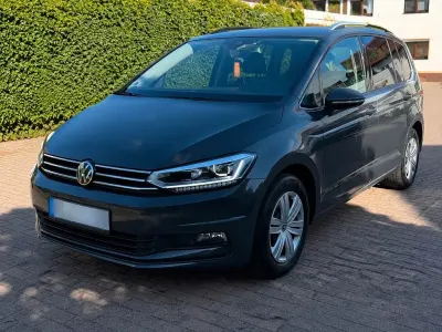 Gebraucht VW Touran 150 PS (110 kW) 2025 Grau Van / Kleinbus